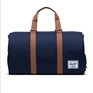 HERSCHEL NOVEL DUFFLE BAG
